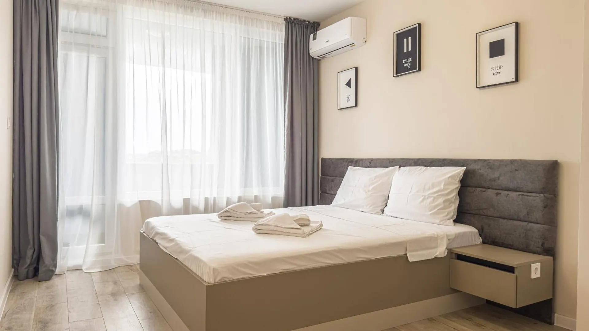 Apartment 2Br Business Suite With Free Gym, By Holiwork Stays Plovdiv Bulgaria