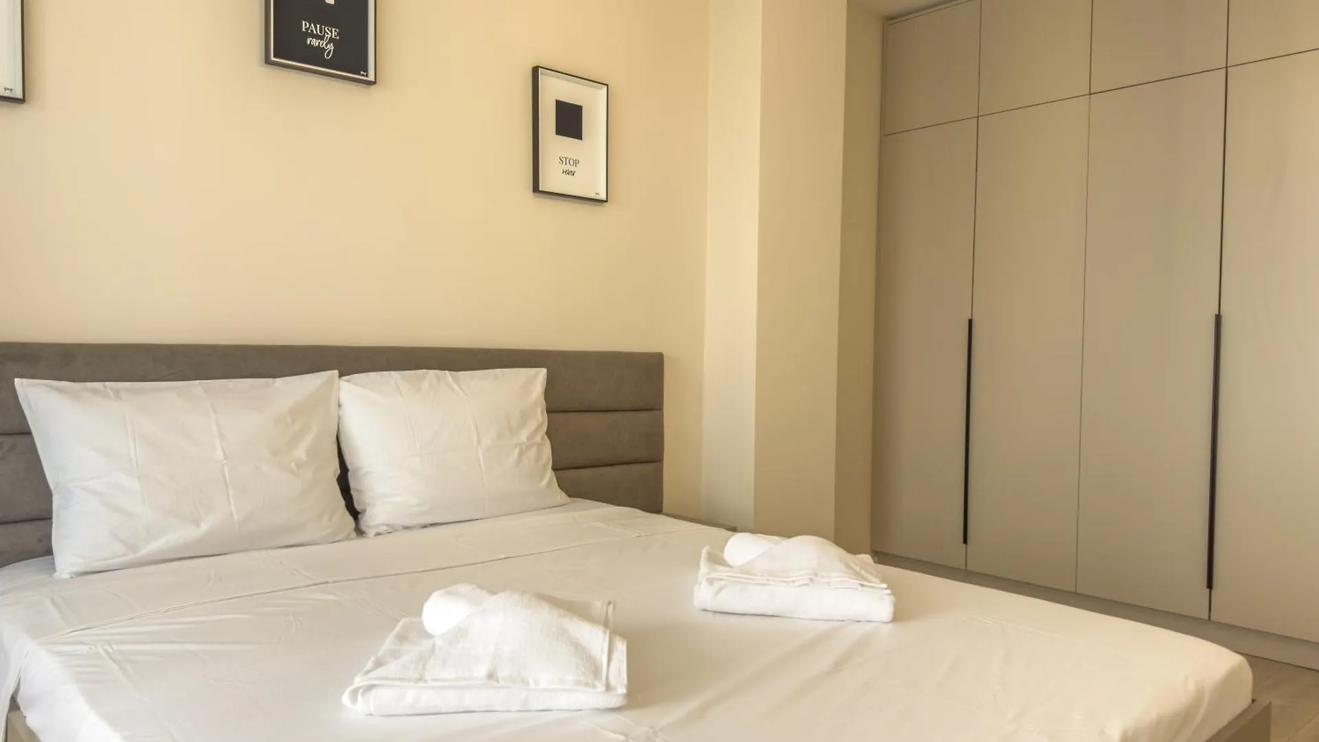 Apartment 2Br Business Suite With Free Gym, By Holiwork Stays Plovdiv